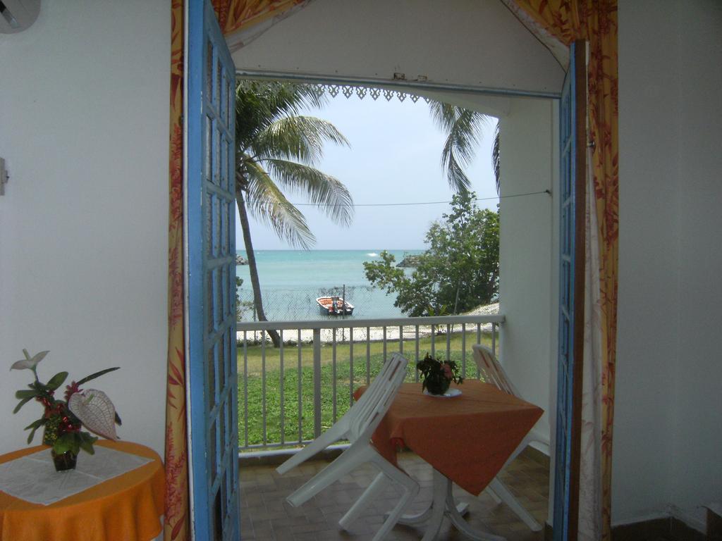 Le Gligli Bed and Breakfast Le Gosier  Esterno foto